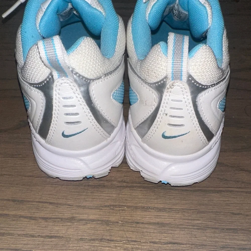 Nike Women's White and Light Blue Sneakers - Picture 4 of 7